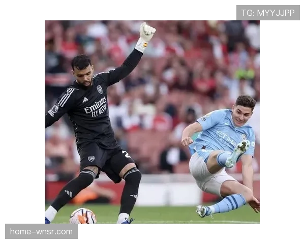 拉亚禁区外扑救成功率仅54% 远射成枪手门将技术短板 拉亚禁区外扑救成功率仅54% 远射成枪手门将技术短板